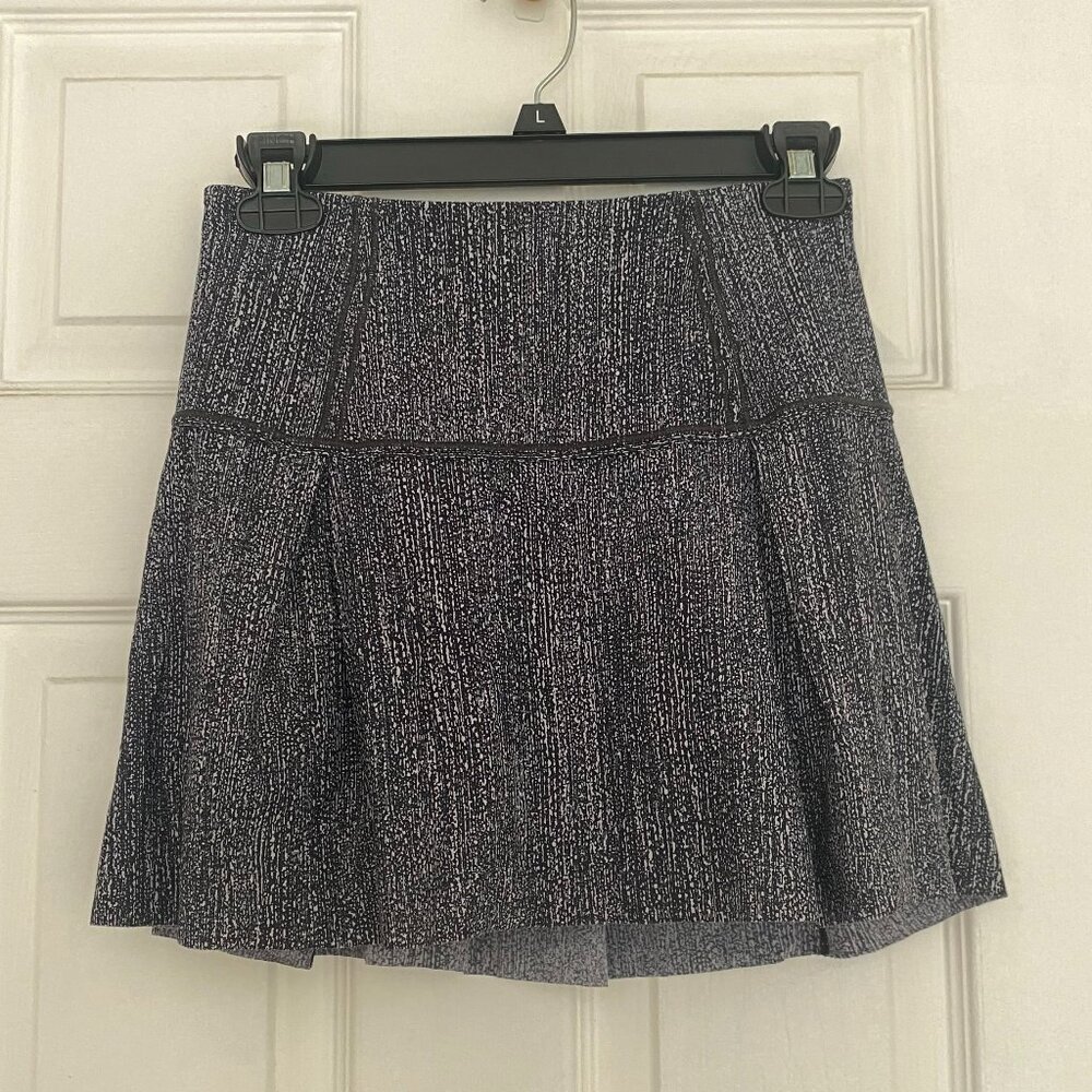 Lululemon Tennis Skirt Black/White Speckled Small/Medium